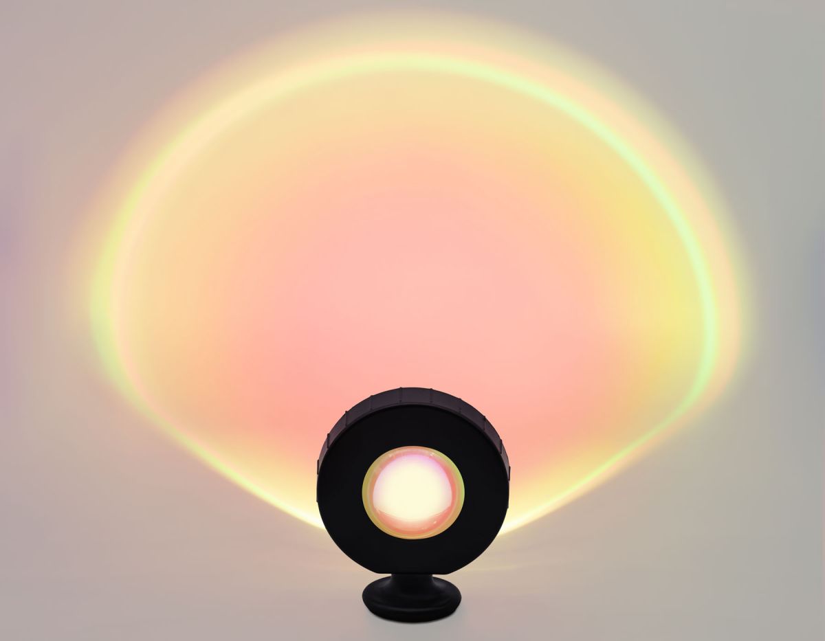 Атмосферная светодиодная настольная лампа с пультом DE8383 BK черный LED RGB 3W (ПДУ RGB)