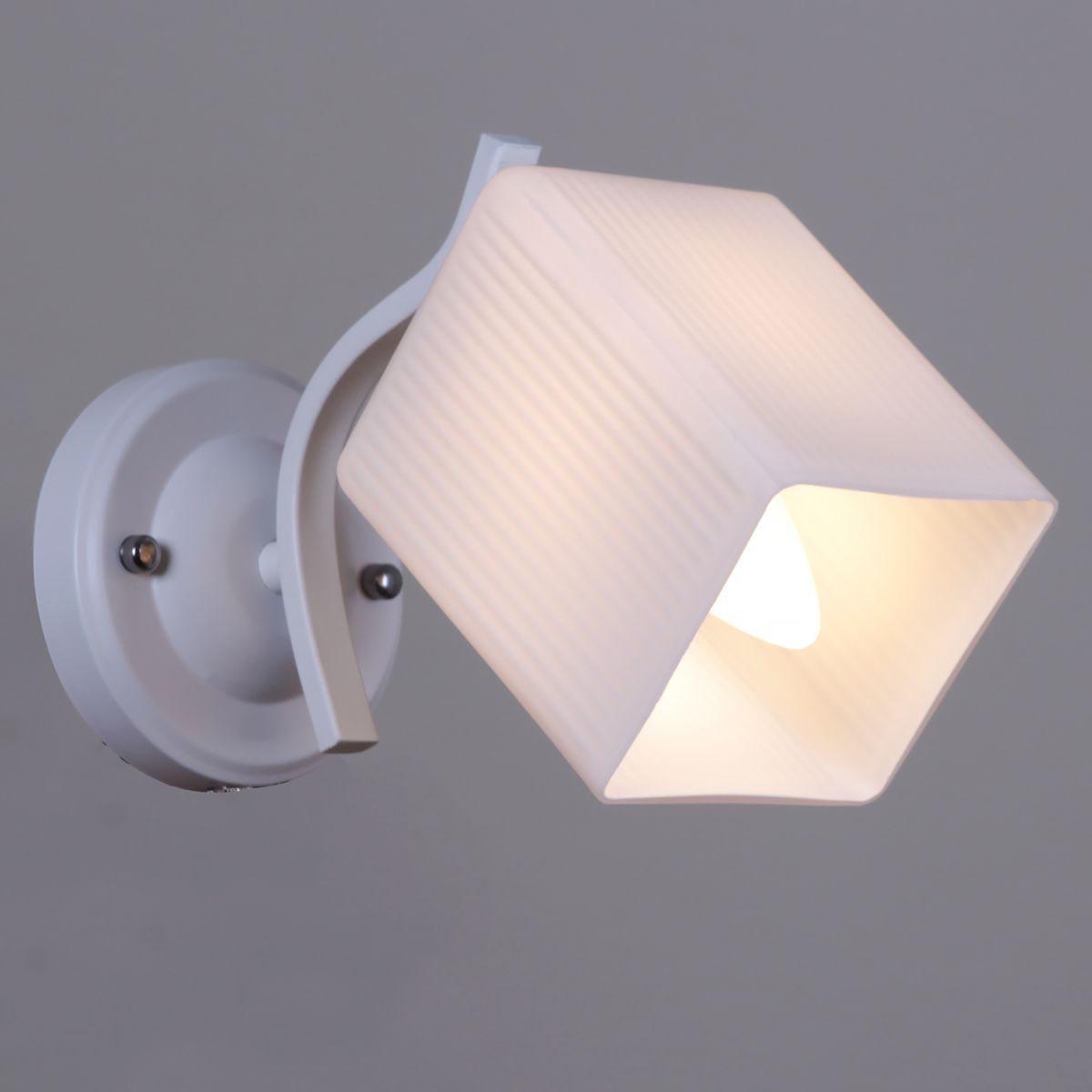 03323-0.2-01N "L" светильник настенный